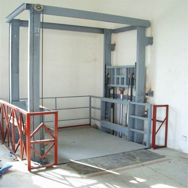 Elevador industrial hidráulico do elevador da carga do trilho de guia de 5 toneladas