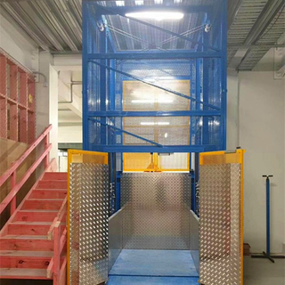 Instalação de elevador de carga de materiais no aeroporto da Nova Zelândia 
