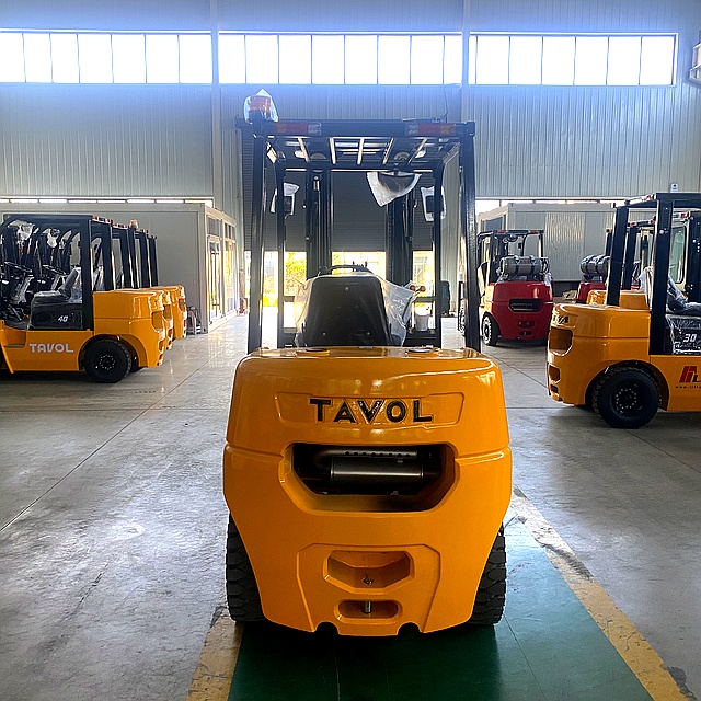 Empilhadeira Diesel 3,5 Ton CPCD35 - Grupo Tavol