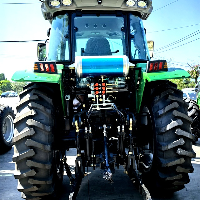 Trator de rodas 140HP 4WD TL1404 - Grupo Tavol