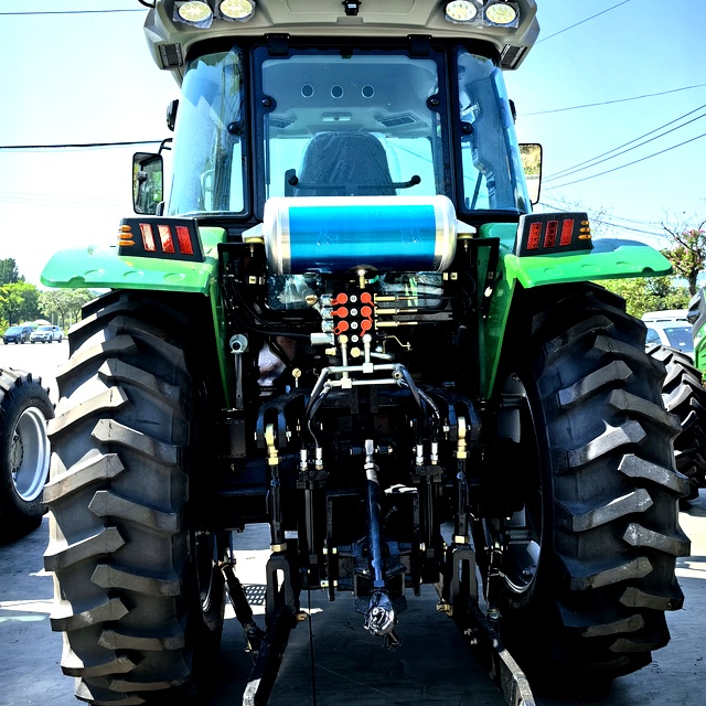 Trator de rodas 140HP 4WD TL1404 - Grupo Tavol