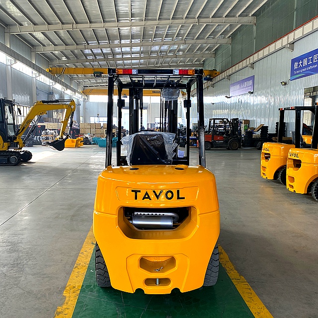 Empilhadeira Diesel 4 Ton CPCD40 - Grupo Tavol